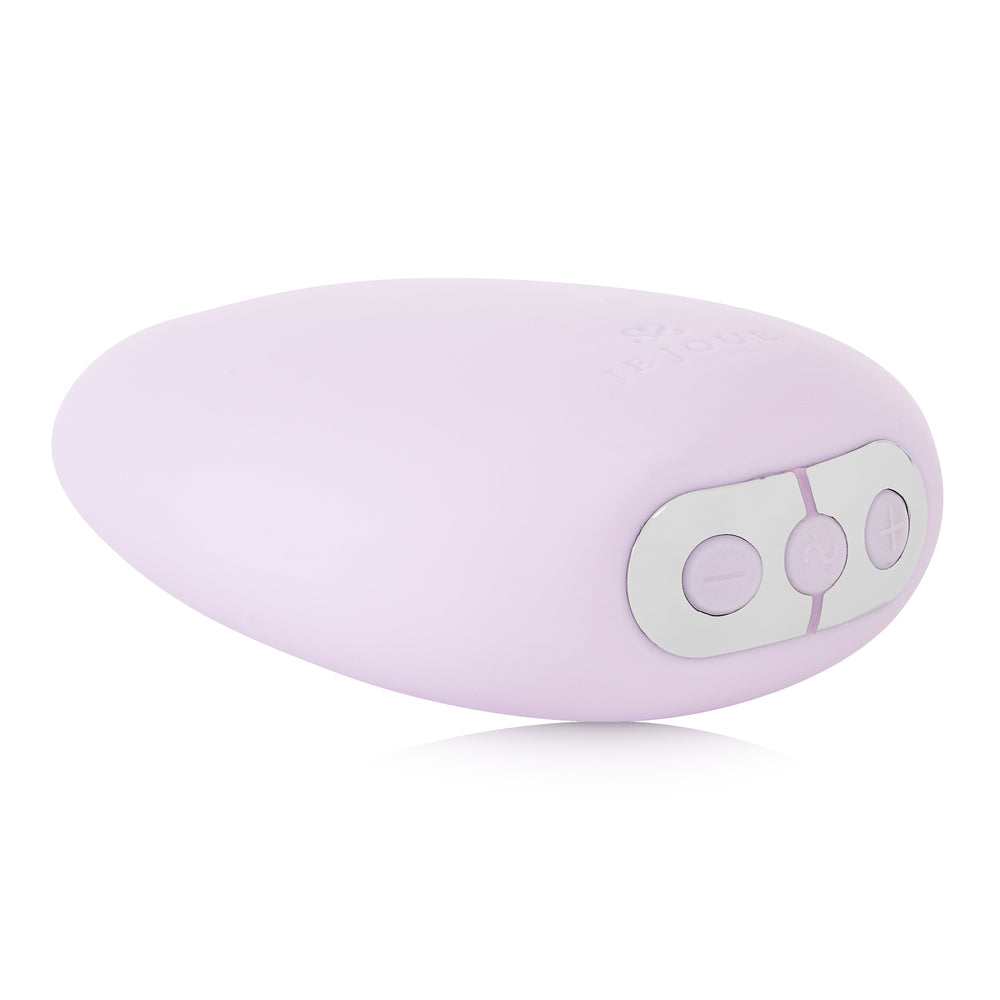 Lilac clitoral vibrator by je joue, smooth silicone with ergonomic shape for pleasure.
