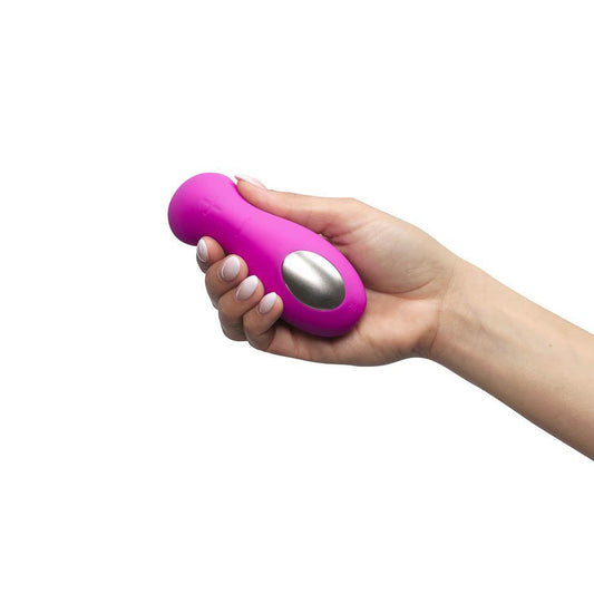 Kiiroo interactive couple's set featuring a Titan masturbator and Cliona vibrator for pleasure.