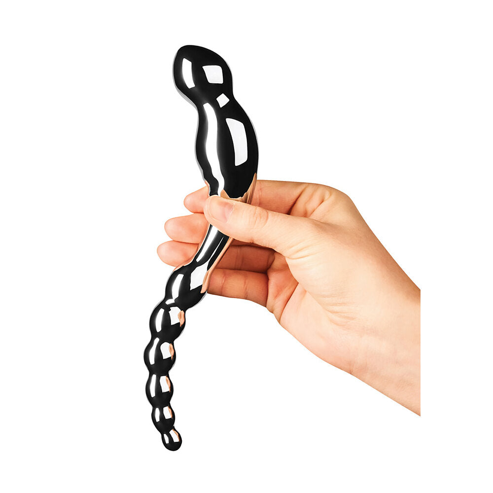 Le Wand Swerve double-ended dildo in polished stainless steel, a seamless and smooth design.