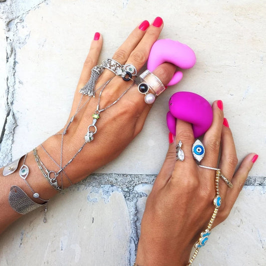 G-Vibe GRing XL finger vibe with remote control, a grey silicone pleasure toy.