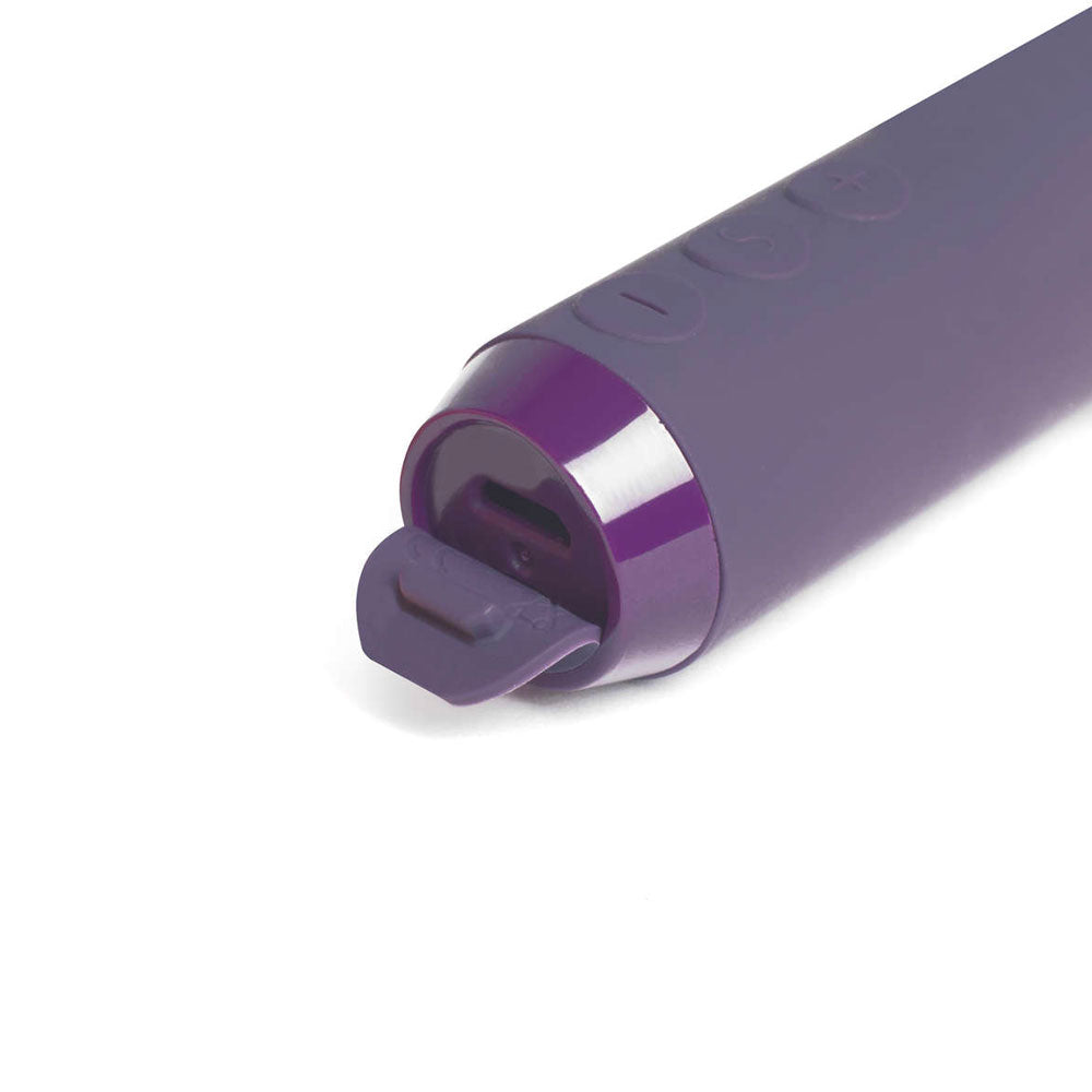 Purple, bullet-shaped vibrator, a mini vibrator from Je Joue for discreet pleasure.