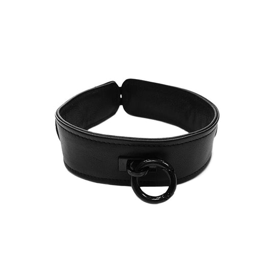 Rouge Garments plain black leather collar, a stylish accessory for a rebellious look.
