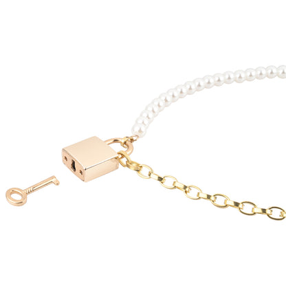 Sportsheets pearl day collar with delicate beads for playful evenings and daring adventures.