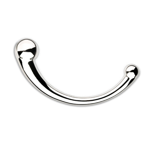 Njoy pure wand: a shiny, stainless steel dildo with a smooth, polished finish.